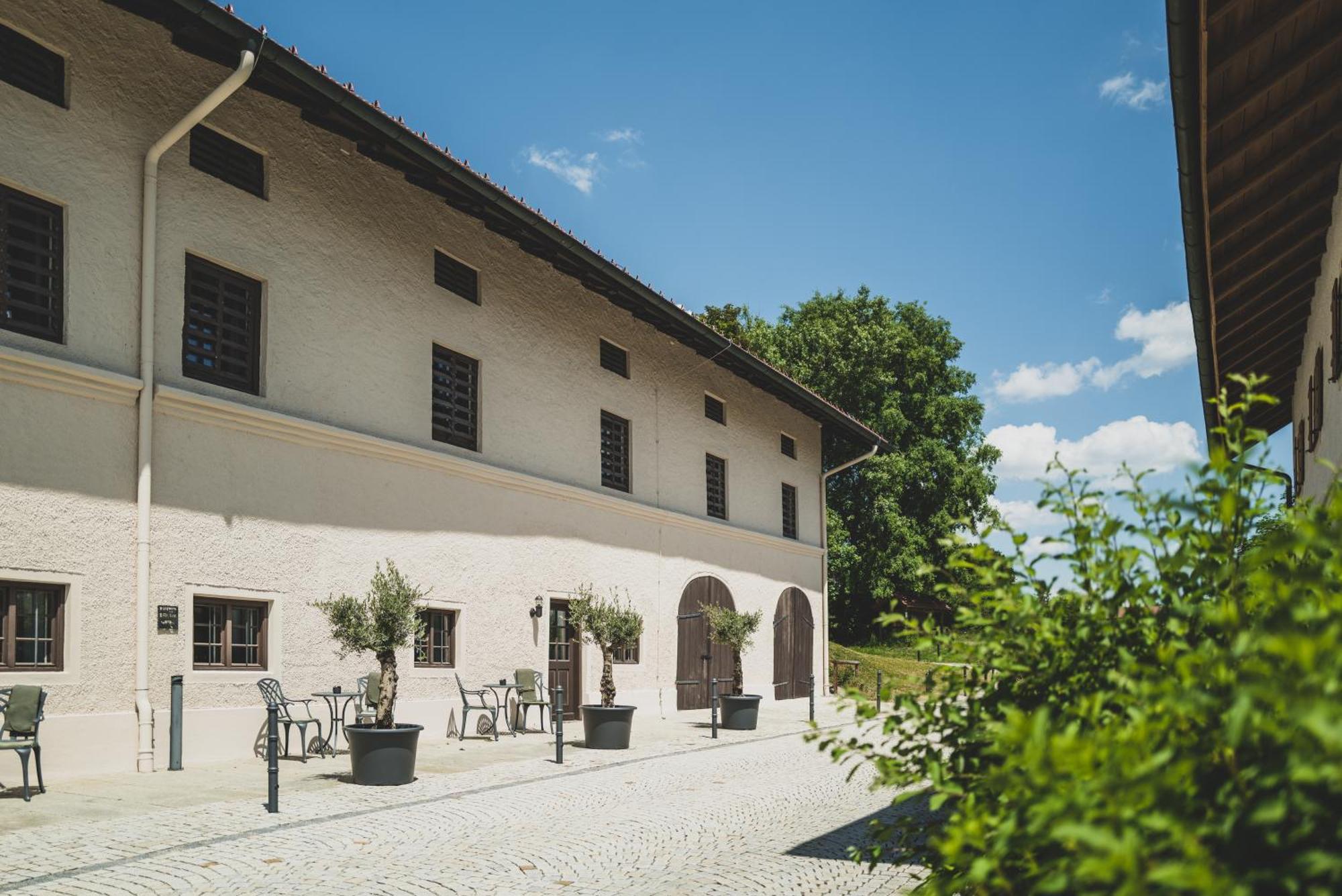 Landhotel Alte Zollstation- Historical Building Pittenhart Exterior photo
